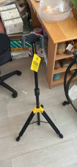 Hercules Guitar Stand