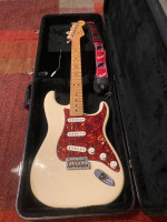 FENDER USA STRATOCASTER