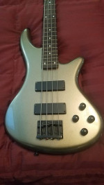 SCHECTER BASS WITH AMP