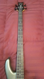 SCHECTER BASS WITH AMP