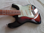 Fender Vintera 60's MIM Stratocaster Electric Guitar Sunburst.