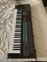 Yamaha DX7 - vintage 80's synth
