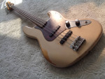 Fender MIM Flea Jazz Bass Road Worn.