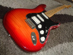 2018 Fender Player MIM Stratocaster Guitar HSS Plus Top Aged Cherry.