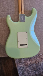 Fender player strat (tom delonge mod)