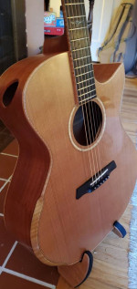 2017 Maestro Singa M medium jumbo guitar