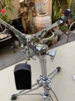 Snare drum stand
