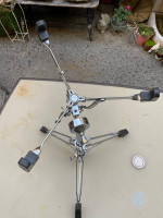 Snare drum stand