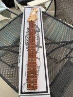 Electric guitar Fender Stratocaster maple neck w/ Pau Ferro fretboard