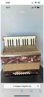 Hohner Accordion 25/24 keys