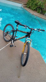 Schwinn traverse men's 24 inch 21 speed mountain bike used