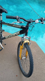 Schwinn traverse men's 24 inch 21 speed mountain bike used