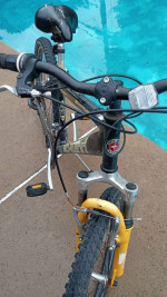 Schwinn traverse men's 24 inch 21 speed mountain bike used