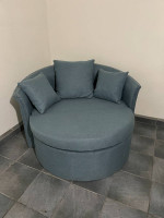 SOFA COUCH ROUND WITH POLLOWS. LIKE NEW. MUST SEE IT