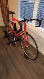 Cannondale R300 and trainer stand.