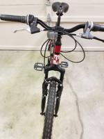Mongoose Standoff boy mountain bike, full suspension, red 24-inch
