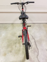 Mongoose Standoff boy mountain bike, full suspension, red 24-inch