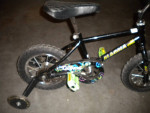 Small kids bike with traning wheels 12 inch wheels