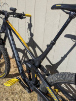 Kona Process 153 Carbon full suspension mountain bike like new