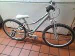 Giant areva 24" girls bike