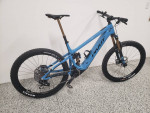 2023 Pivot Shuttle AM E-Mountain Bike