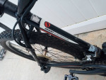 Mountain bike. Giant brand. 21 speeds. Xlnt.
