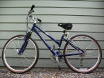 TREK Navigator 400 Woman's Hybrid / Comfort Bike Like New Condition