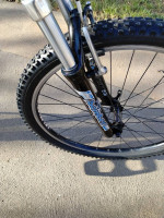 Mountain bike Kona with front suspension.