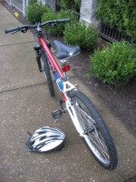 Barely used Kona Hula Light Weight Hardtail unisex bike for 8-13 y old