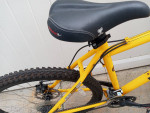 24 sp. Disc brakes. Motobecane Mountain bike. Xlnt