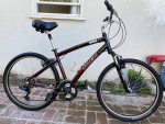 Trek Navigator 2.0 Hybrid Bike Frame Size :19 Tires :26