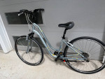 16” Women’s Trek Verve 3 Hybrid Bike