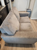*BRAND NEW* ASHLEY LOVESEAT SOFA COUCH GREY