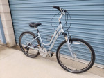 TREK HYBRID BIKE  21 SPEEDS  SIZE M