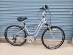 TREK HYBRID BIKE  21 SPEEDS  SIZE M