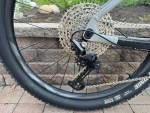 Large Giant Fathom - Great Great Conditon - Ready to Ride!