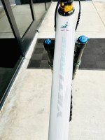 Yeti SB115 Large Nobl TR36 Carbon I9 wheels