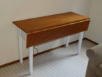 Sofa Table with Drop Leaf in Excellent Condition