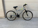 MOUNTAIN BIKE 18 SPEED, ROADMASTER GRANITE PEAK BICYCLE 24" MID-SIZE