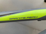 MOUNTAIN BIKE 18 SPEED, ROADMASTER GRANITE PEAK BICYCLE 24" MID-SIZE