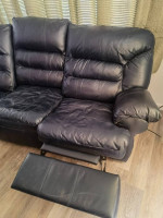Long sofa & Roomy manual recliner Couch !