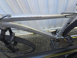 Devinci & specialized mountain bike
