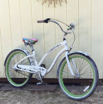Two Women’s Electra 3sp. Beach cruiser bicycle !