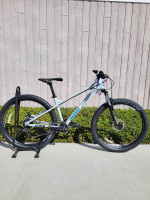 NEW Medium Diamondback Hook 27.5 Gray Hardtail mtb mountain mtn bike
