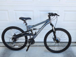 EXCELLENT CONDITION GRAVITY FSX 24 SPEED FULL SUSPENSION MOUNTAIN BI26