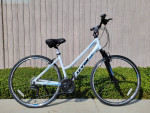 new 17" seven peaks victory s step thru comfort fitness hybrid bike