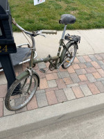 Vintage Raleigh Twenty city bike