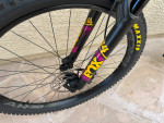 Virtually new Santa Cruz Chameleon R29