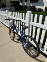 Specialized HardRock Mountain/Hybrid Bike (15’-S Frame)