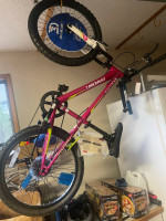 “BRAND NEW” 7- speed w/20” wheels
